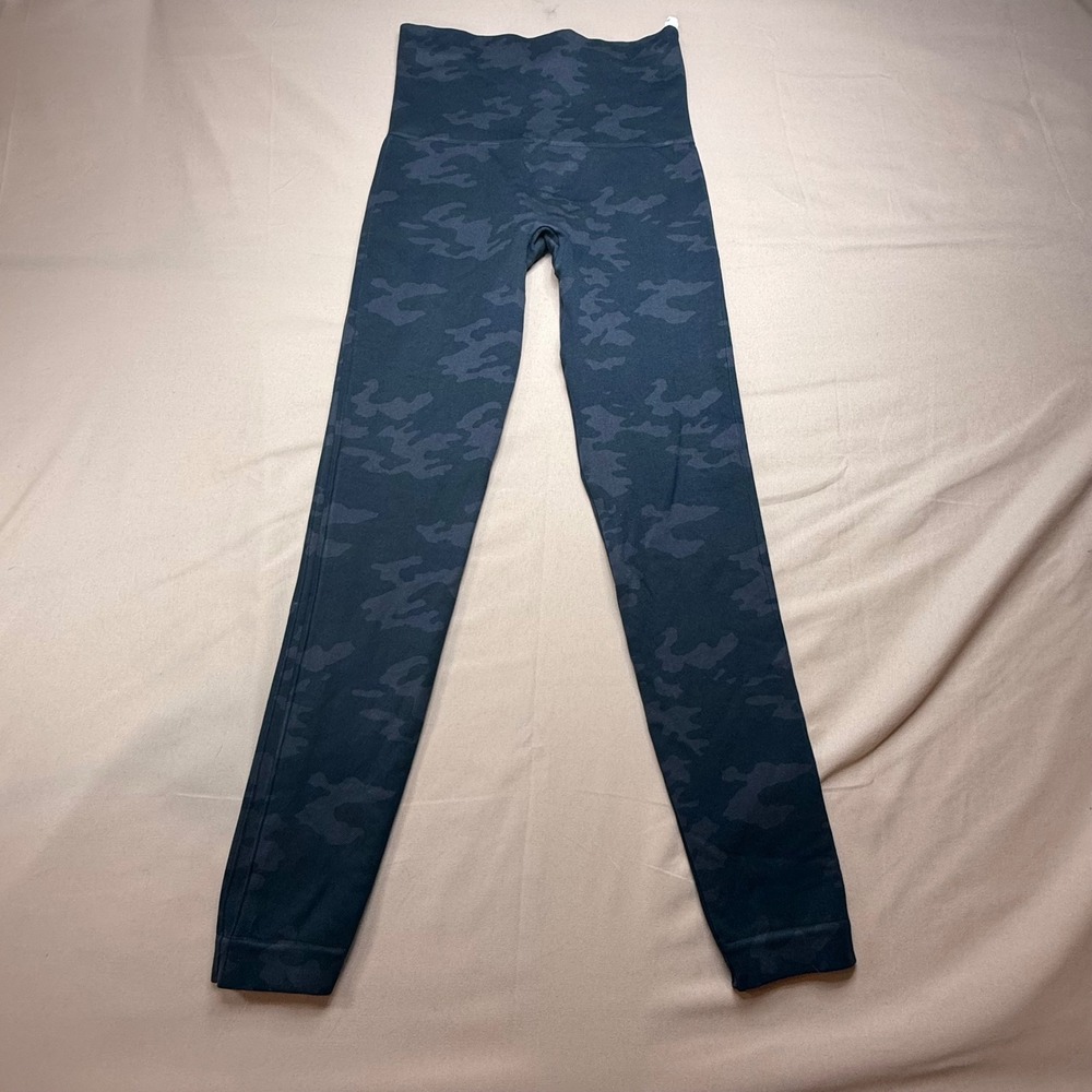Spanx Look at Me Now Seamless Leggings Navy Camo High Waist FL3515 Size Medium